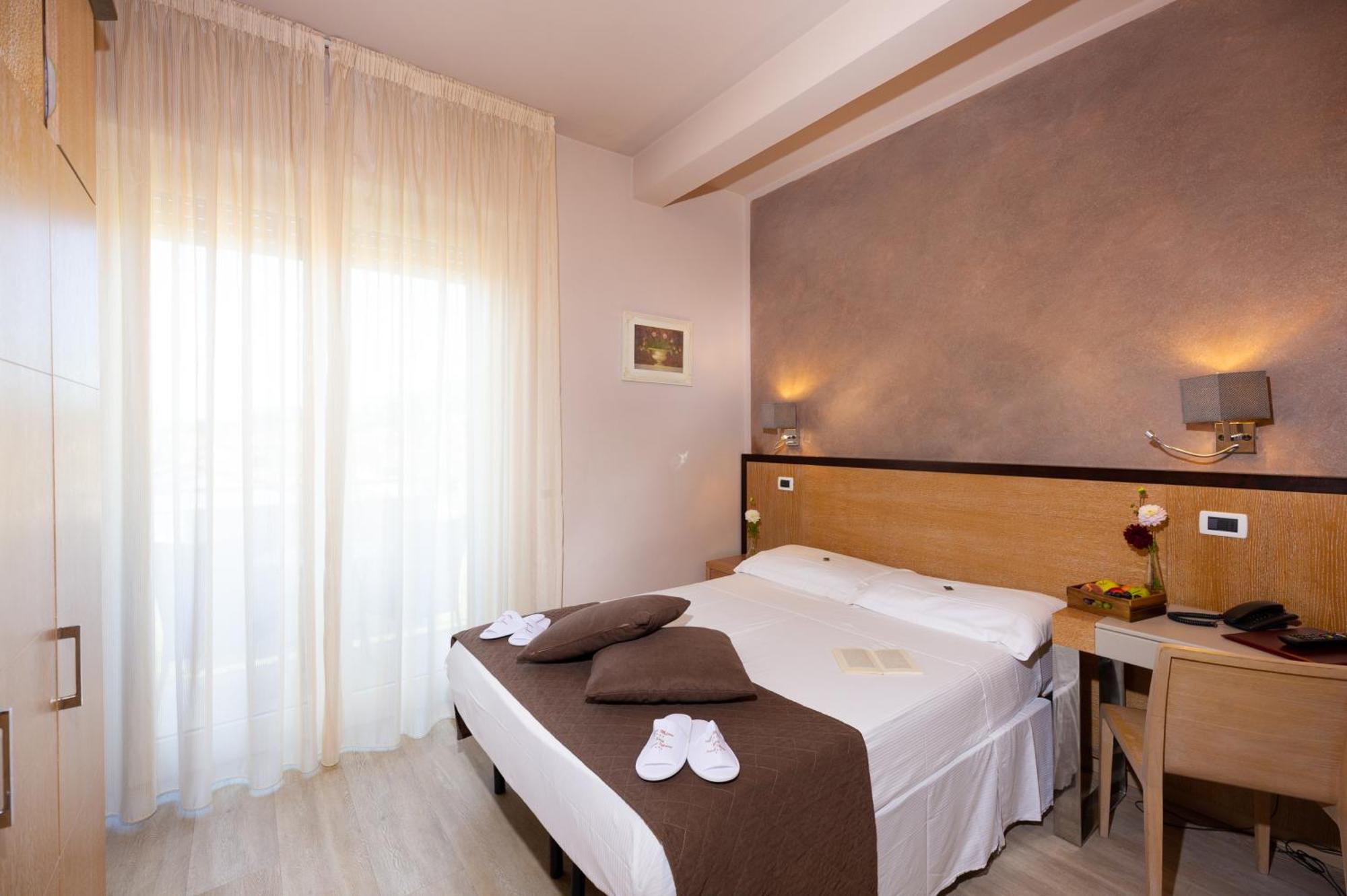 Hotel Nuova Sabrina Marina di Pietrasanta Ngoại thất bức ảnh
