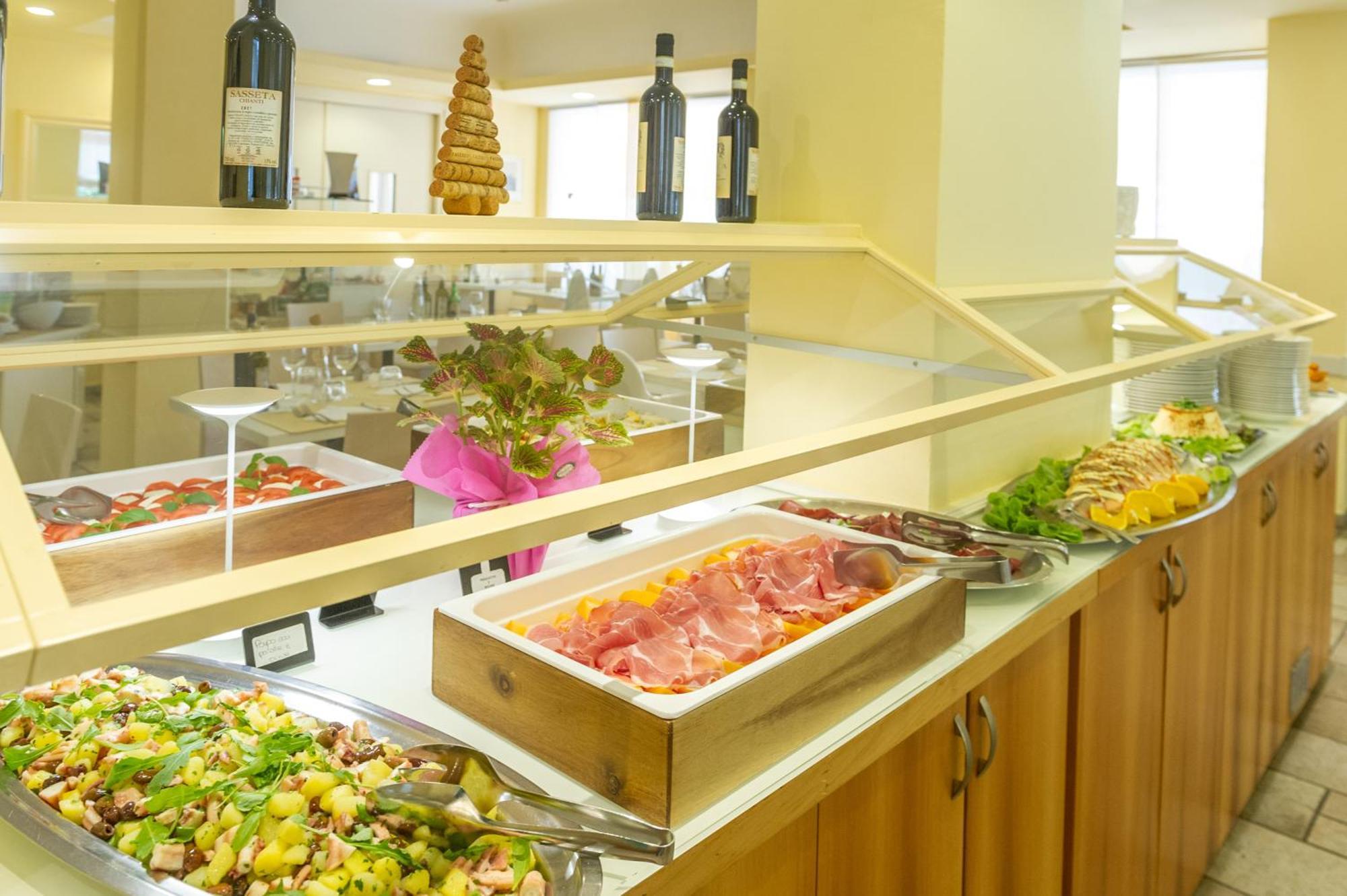 Hotel Nuova Sabrina Marina di Pietrasanta Ngoại thất bức ảnh