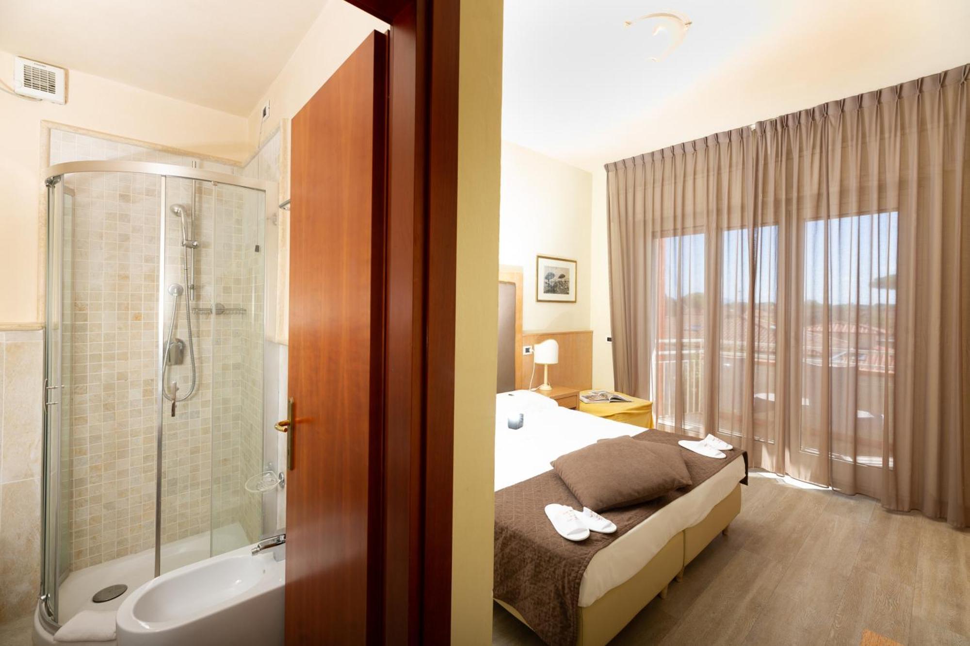 Hotel Nuova Sabrina Marina di Pietrasanta Ngoại thất bức ảnh
