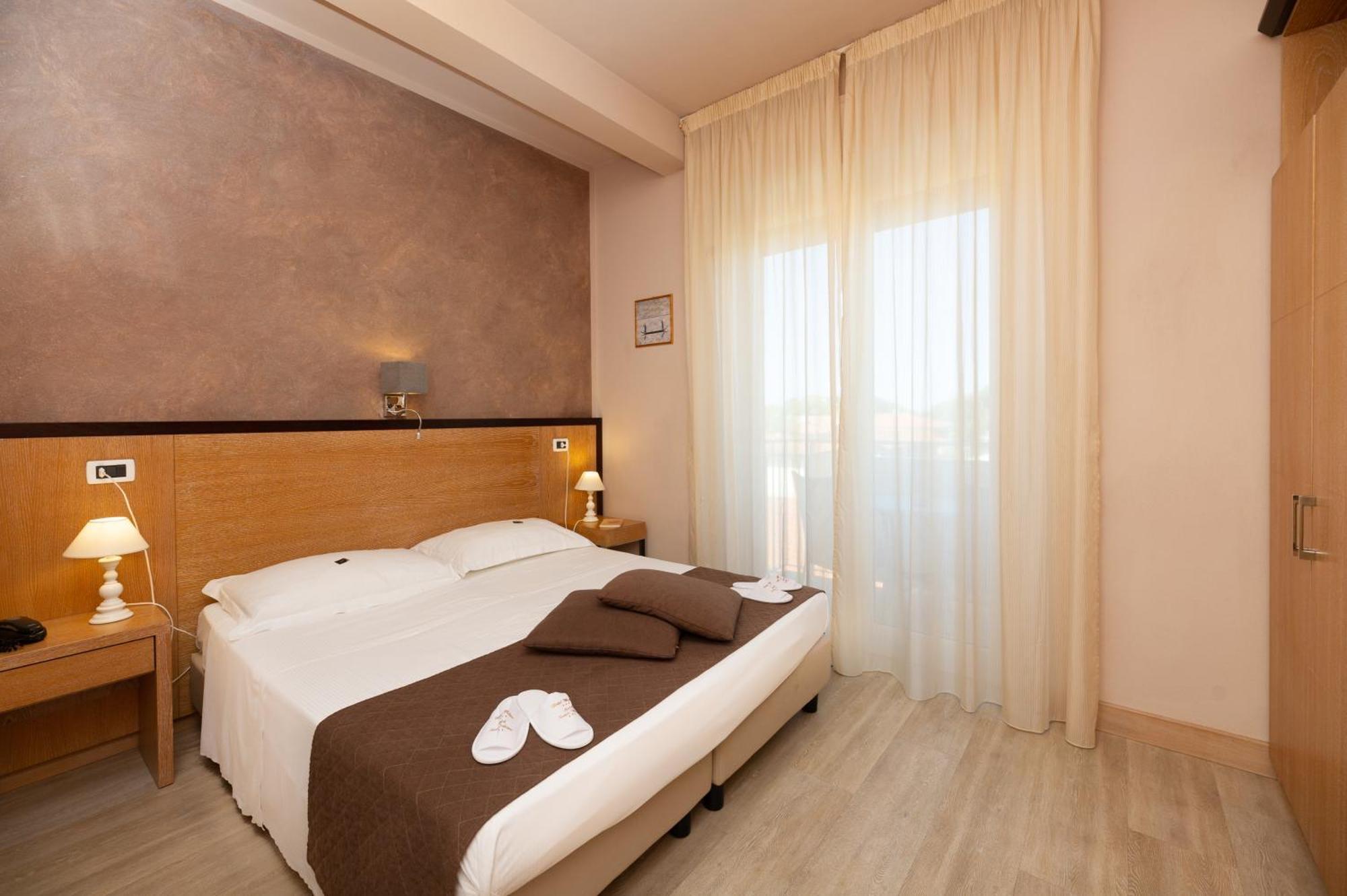 Hotel Nuova Sabrina Marina di Pietrasanta Ngoại thất bức ảnh