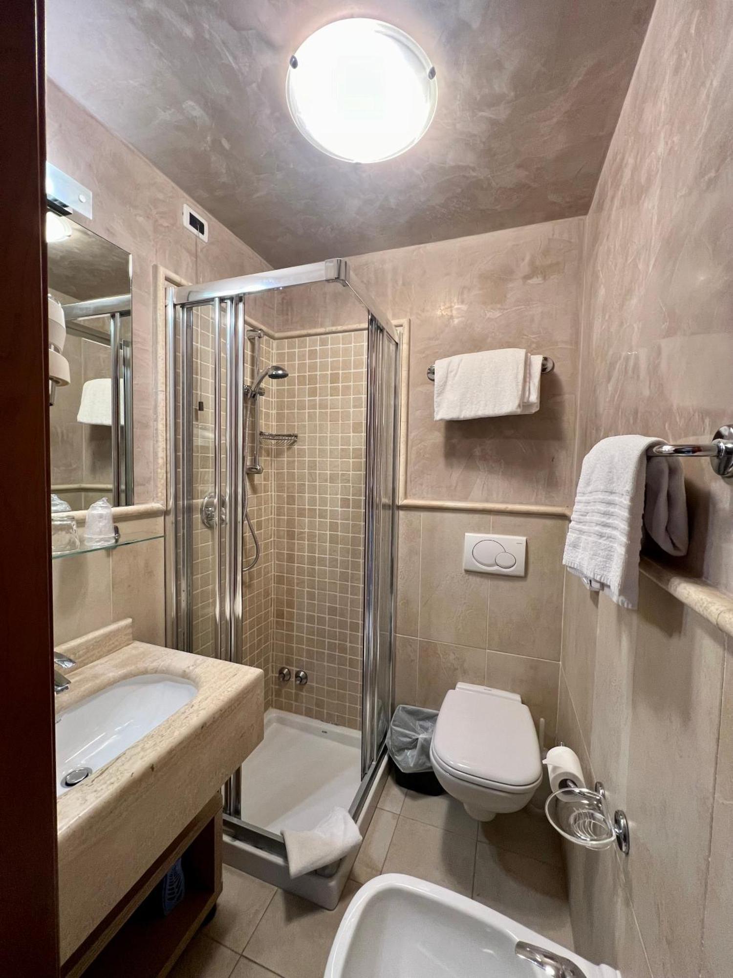 Hotel Nuova Sabrina Marina di Pietrasanta Ngoại thất bức ảnh