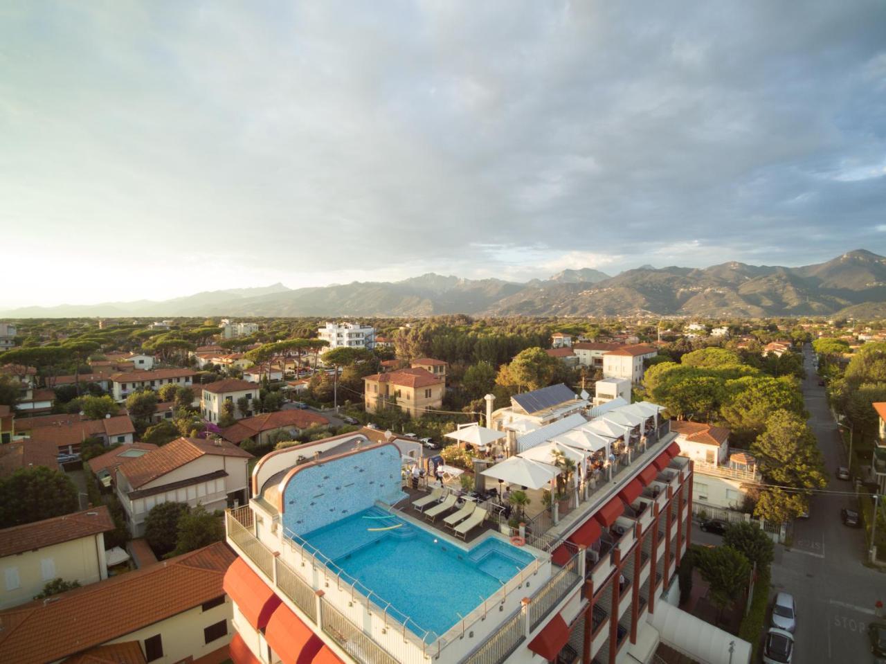 Hotel Nuova Sabrina Marina di Pietrasanta Ngoại thất bức ảnh